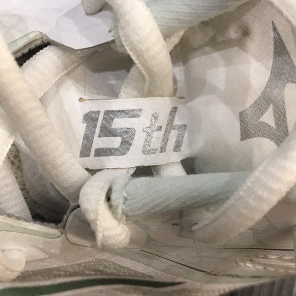 Mizuno Wave Lightening Z5 Volleyball Shoes - Picture 9 of 13